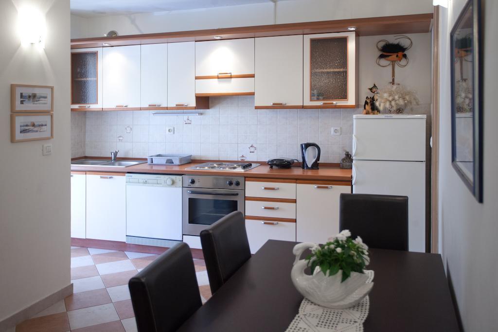Ideal Location Split Apartments ห้อง รูปภาพ