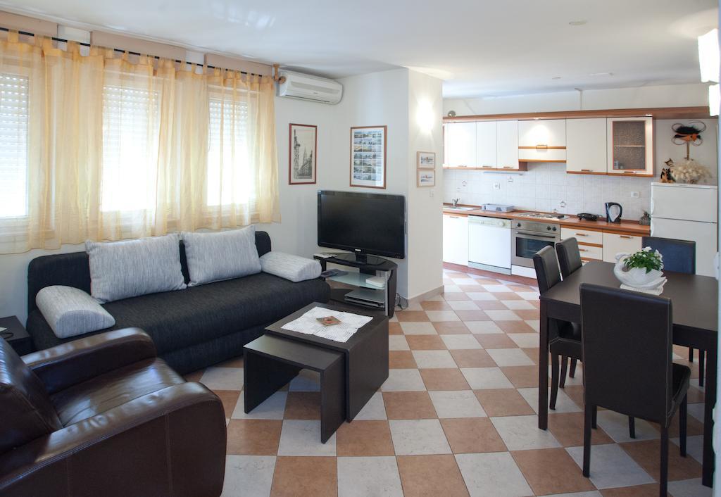 Ideal Location Split Apartments ห้อง รูปภาพ
